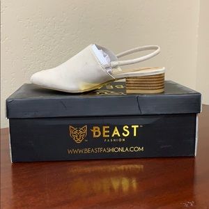 Taupe • Closed Toe / Chunky Heel